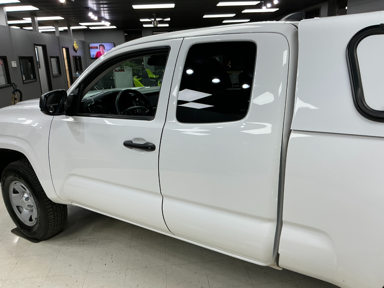 Toyota Tacoma 2WD SR Access Cab 6' Bed I4 AT (Natl) 2023