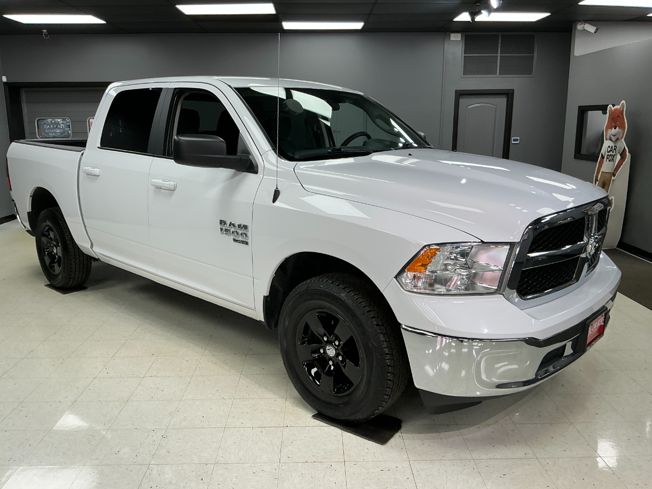 RAM 1500 Classic SLT 4x4 Crew Cab 5'7" Box 2021