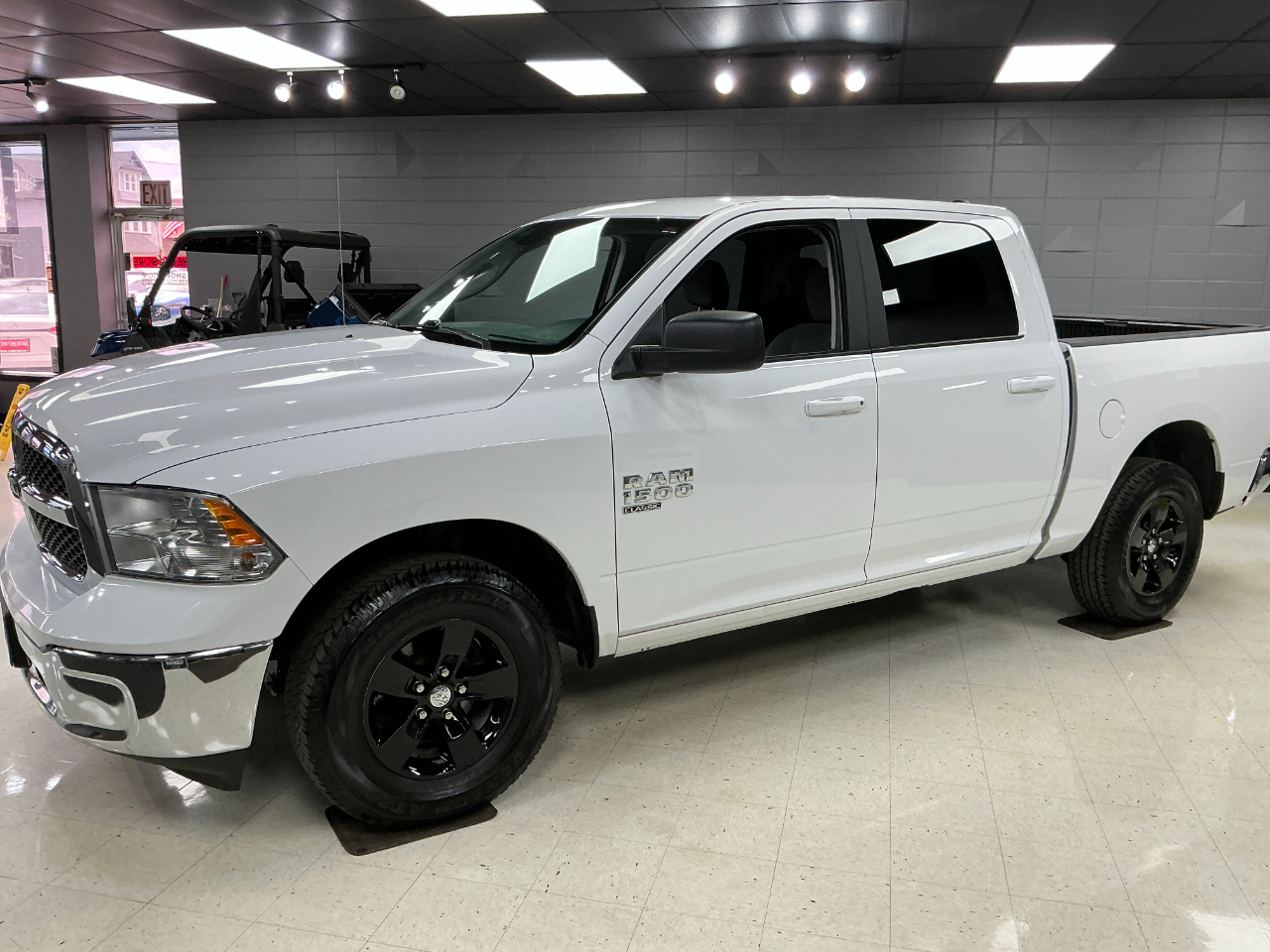 RAM 1500 Classic SLT 4x4 Crew Cab 5'7" Box 2021