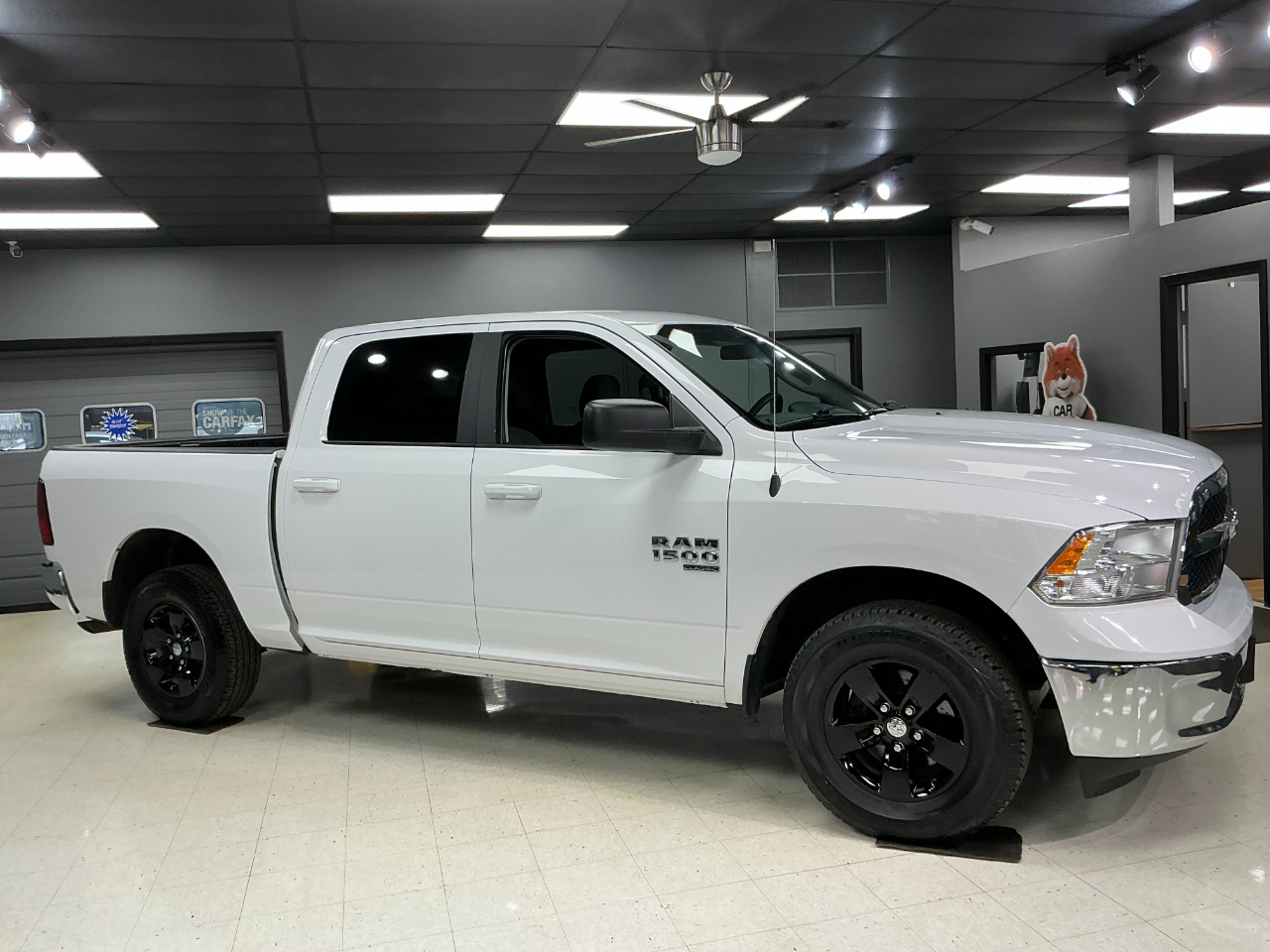 RAM 1500 Classic SLT 4x4 Crew Cab 5'7" Box 2021