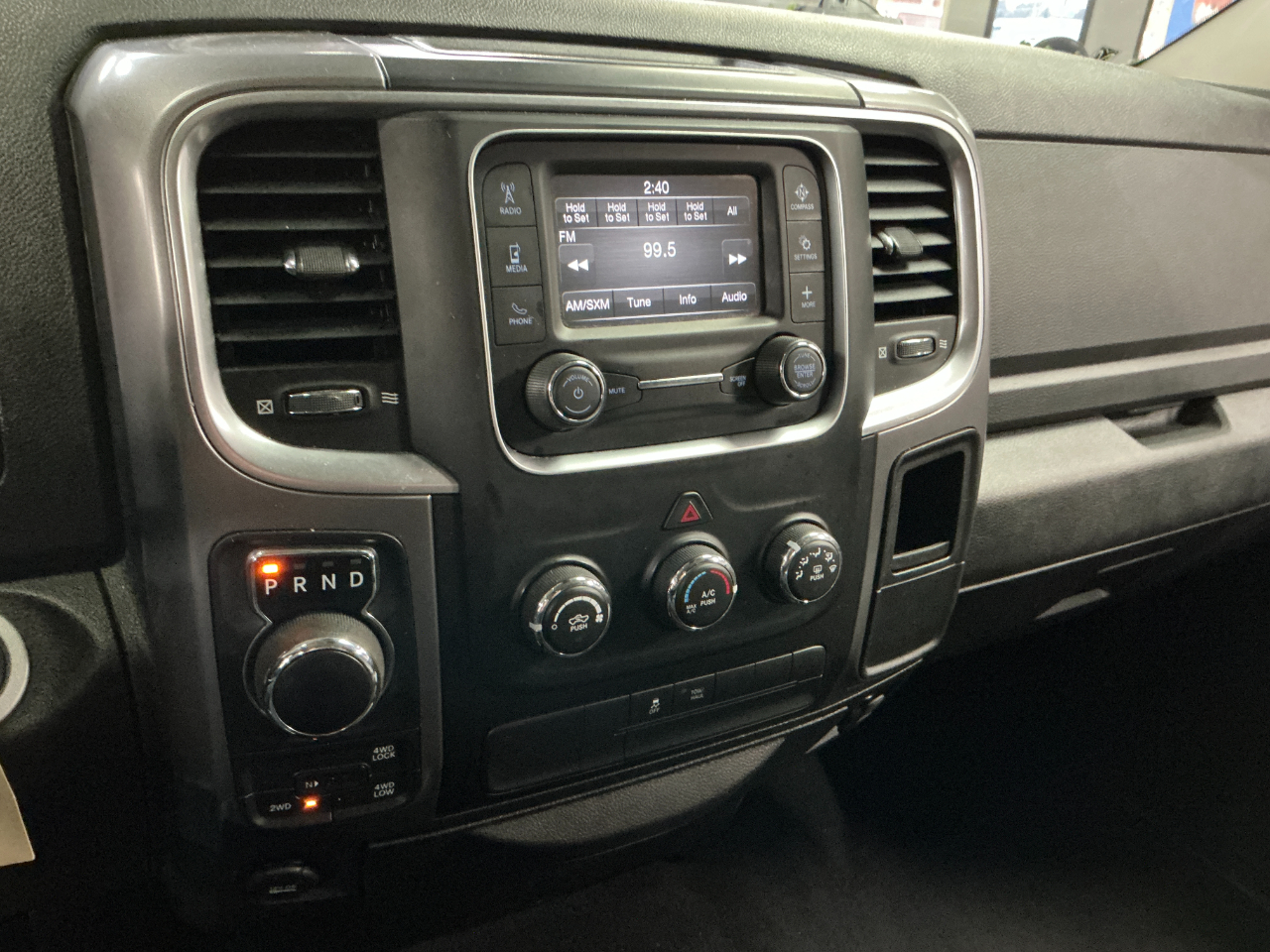 RAM 1500 Classic SLT 4x4 Crew Cab 5'7" Box 2021