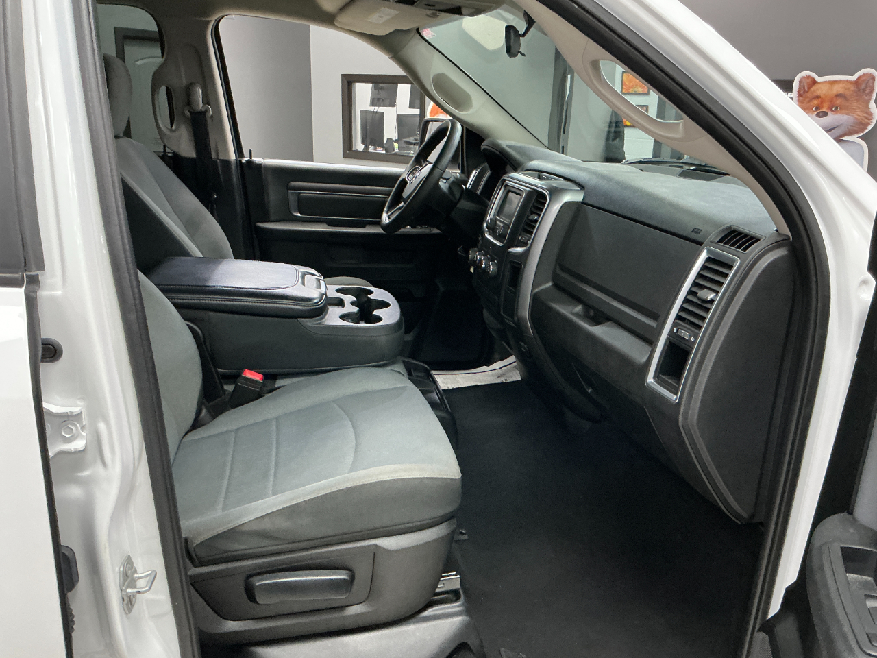 RAM 1500 Classic SLT 4x4 Crew Cab 5'7" Box 2021