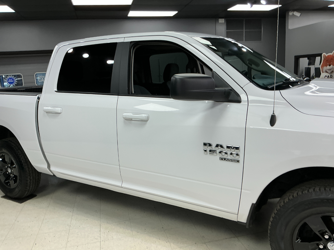 RAM 1500 Classic SLT 4x4 Crew Cab 5'7" Box 2021