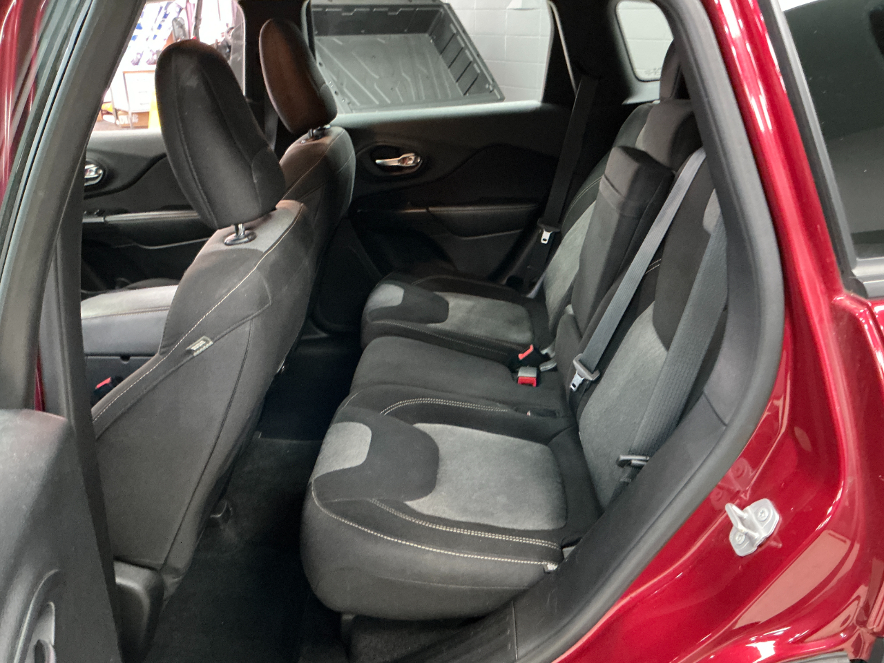 Jeep Cherokee FWD 4dr Sport 2015