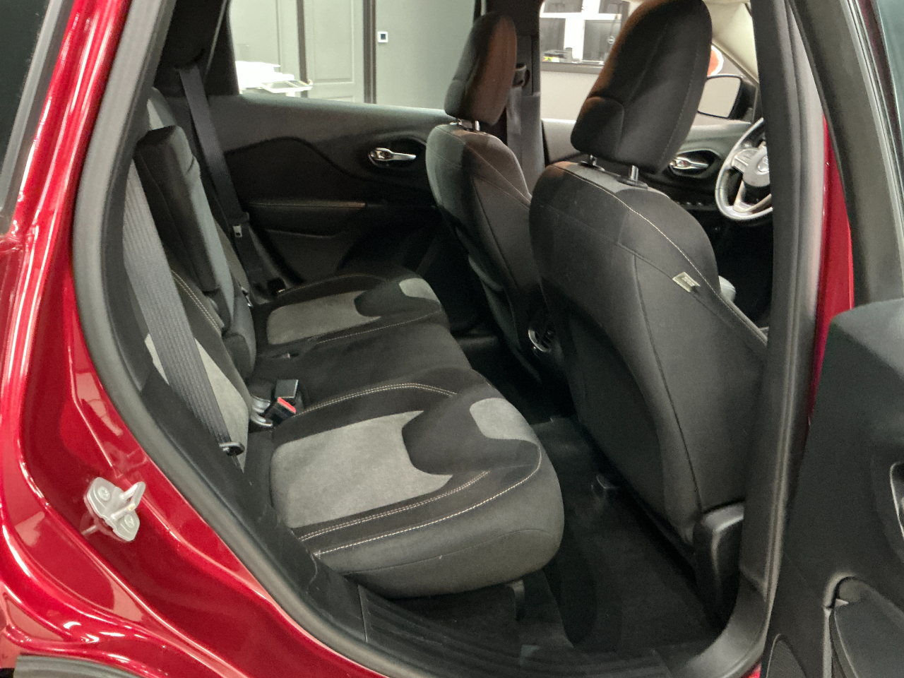 Jeep Cherokee FWD 4dr Sport 2015