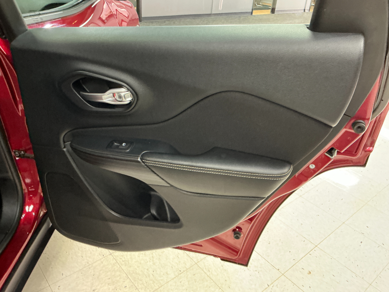 Jeep Cherokee FWD 4dr Sport 2015