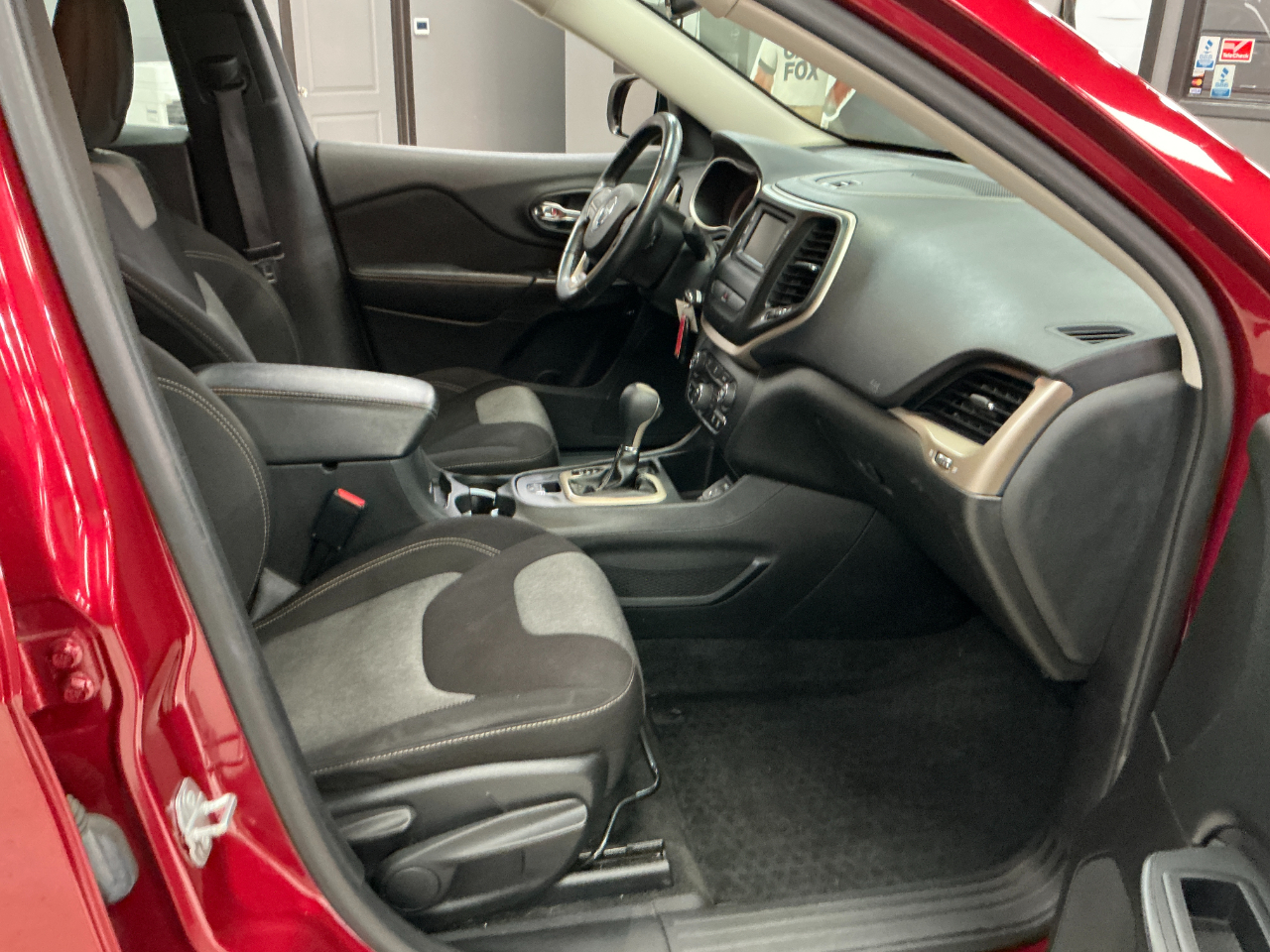 Jeep Cherokee FWD 4dr Sport 2015