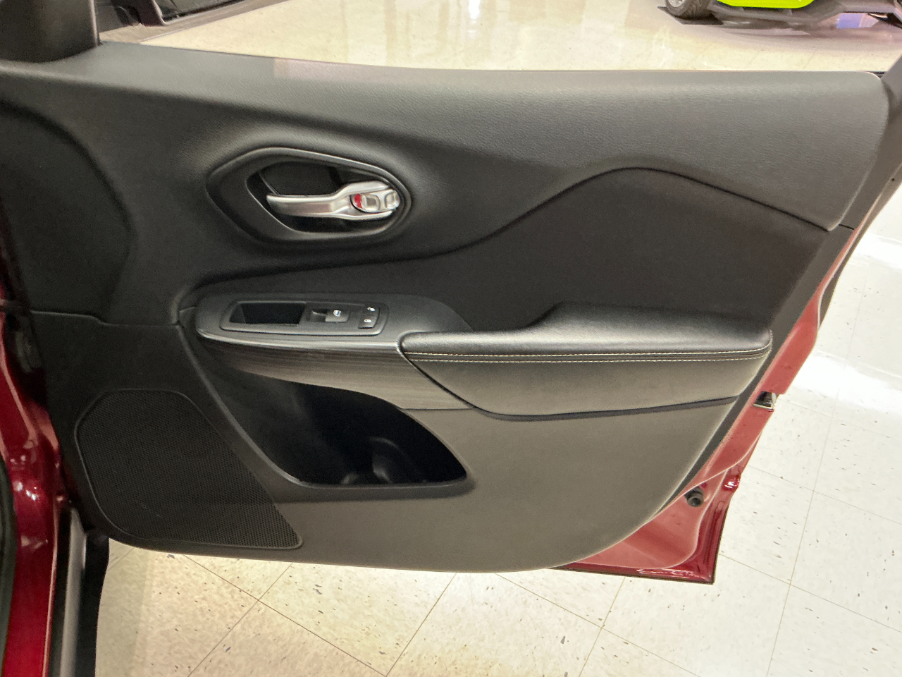 Jeep Cherokee FWD 4dr Sport 2015