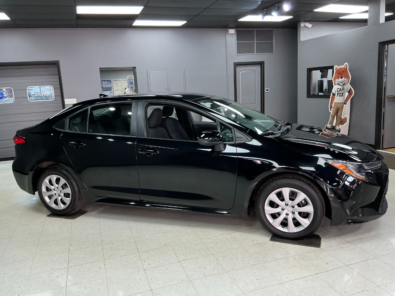 Toyota Corolla LE CVT (Natl) 2024