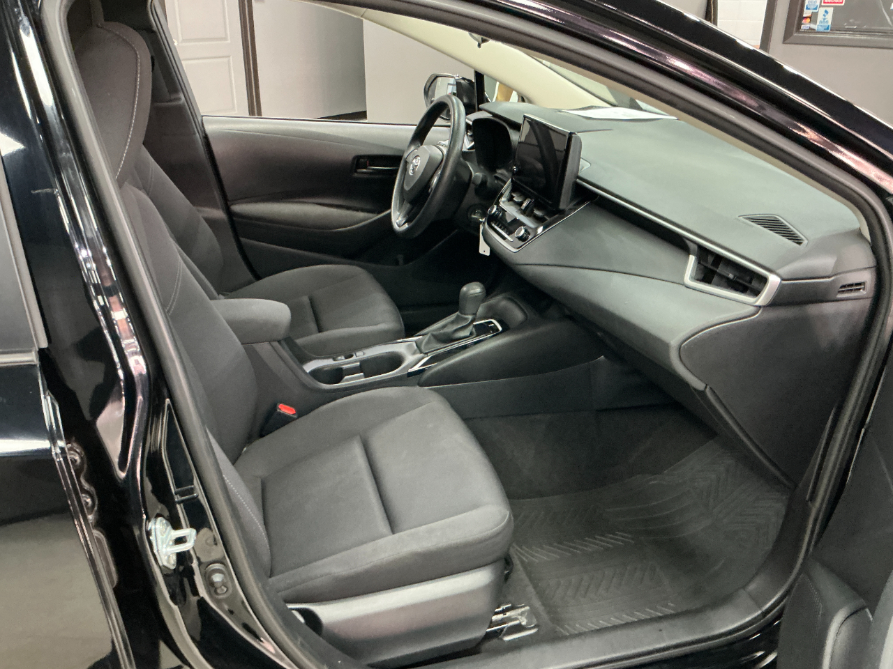 Toyota Corolla LE CVT (Natl) 2024