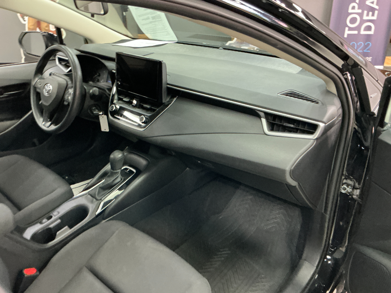 Toyota Corolla LE CVT (Natl) 2024