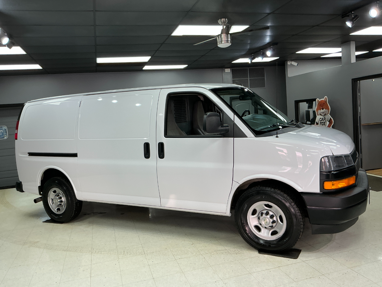 Chevrolet Express Cargo Van RWD 2500 135" 2020