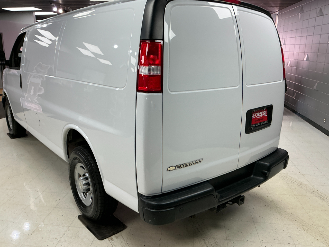 Chevrolet Express Cargo Van RWD 2500 135" 2020