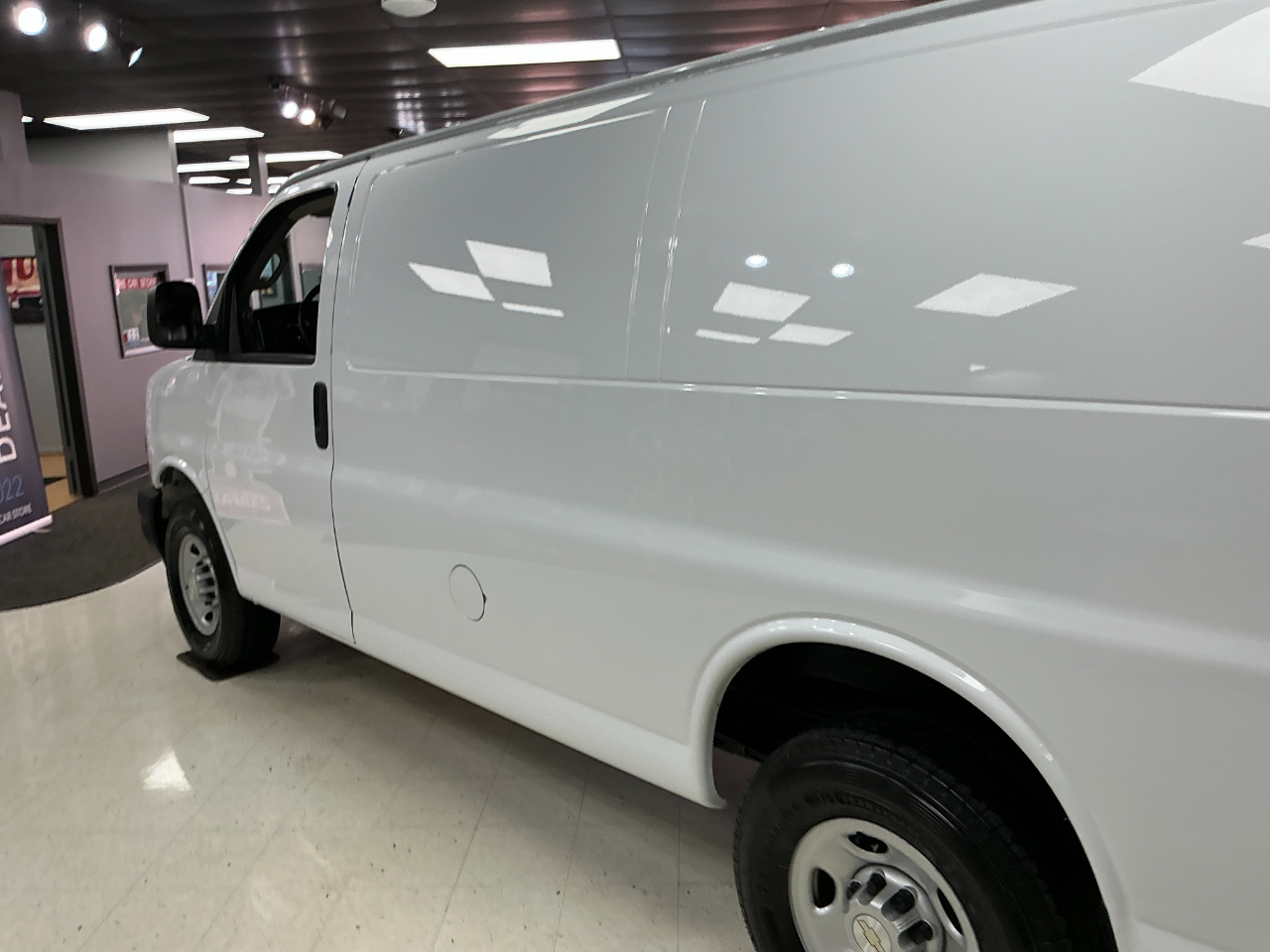 Chevrolet Express Cargo Van RWD 2500 135" 2020