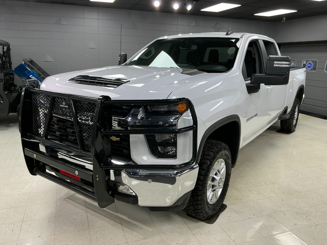 Chevrolet Silverado 2500HD 4WD Crew Cab 172" LT 2023