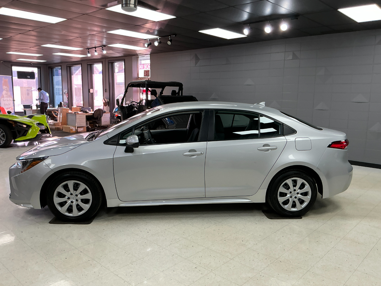 Toyota Corolla LE CVT (Natl) 2024