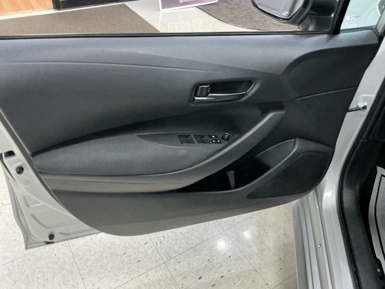 Toyota Corolla LE CVT (Natl) 2024