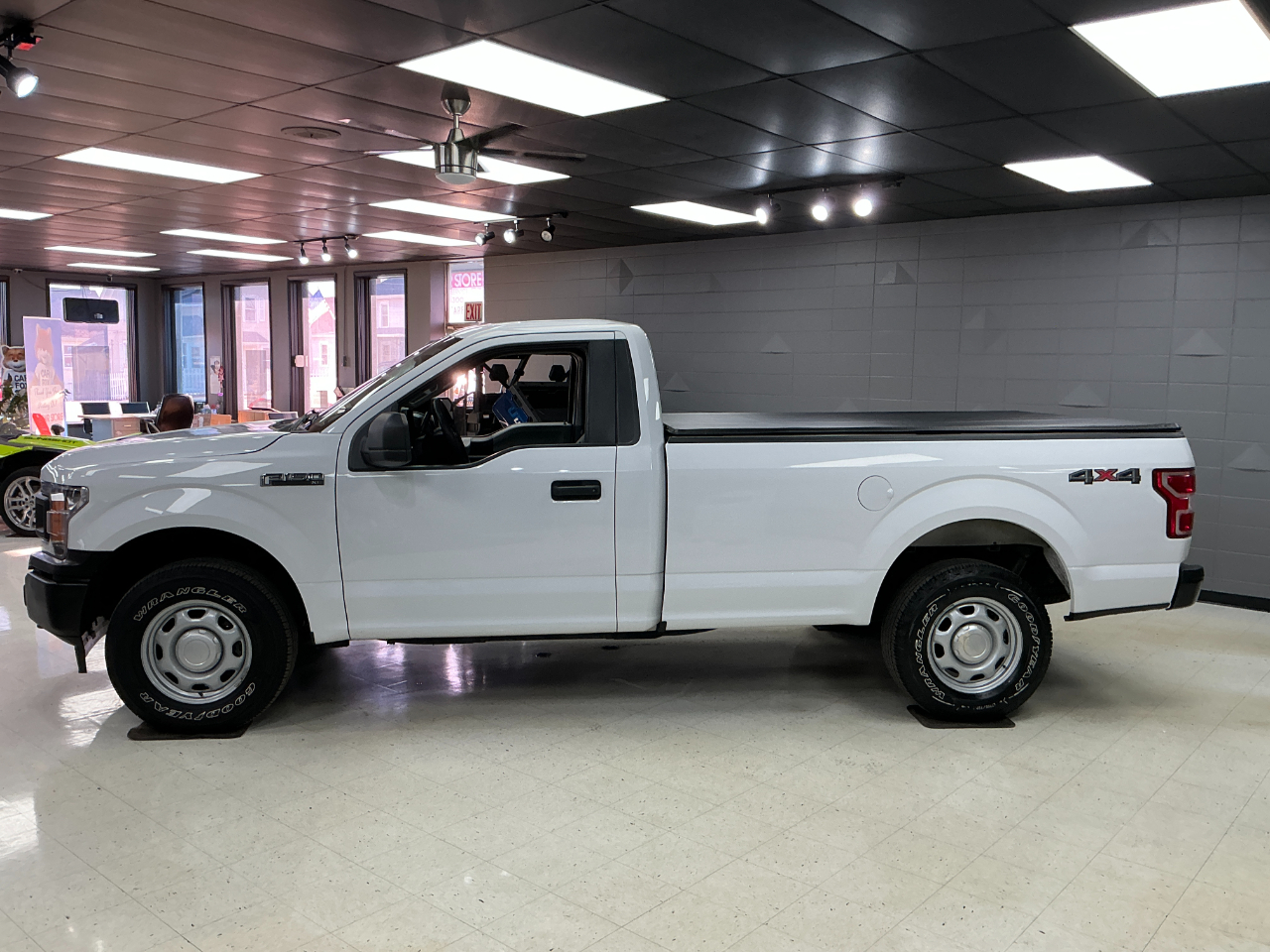 Ford F-150 XL SuperCab Long Bed 4WD 2018