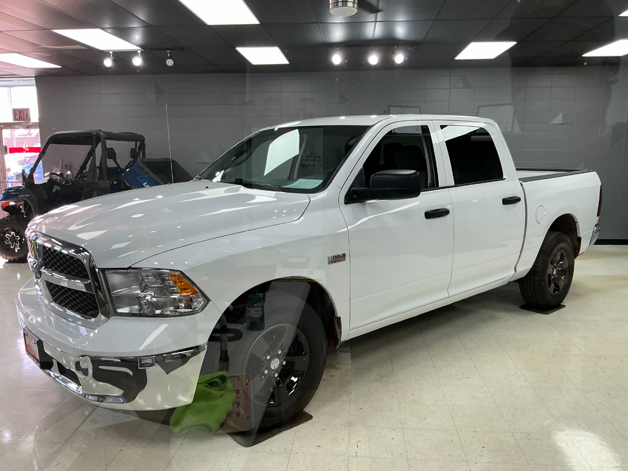 RAM 1500 Classic Tradesman 4x2 Crew Cab 5'7" Box 2020