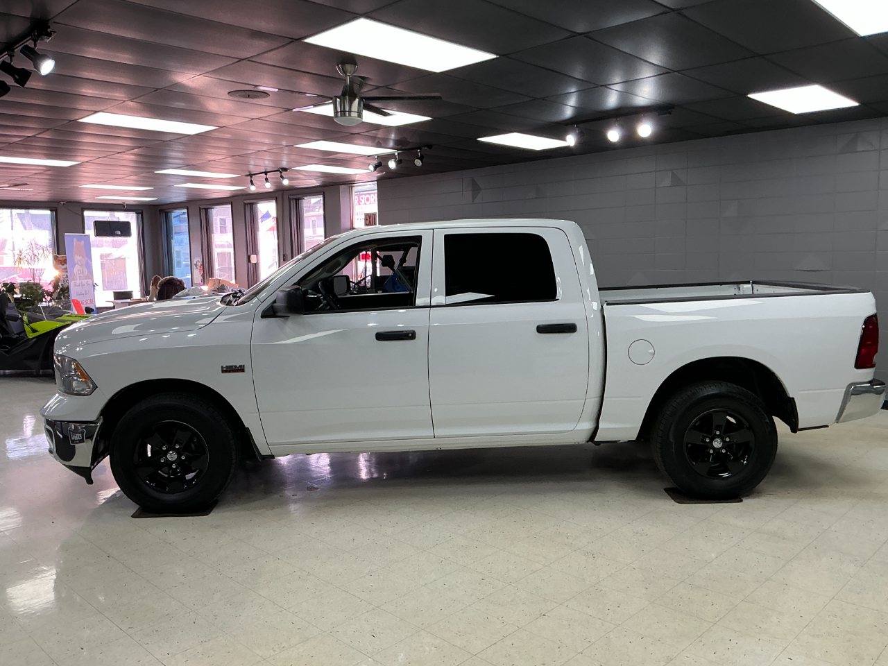 RAM 1500 Classic Tradesman 4x2 Crew Cab 5'7" Box 2020