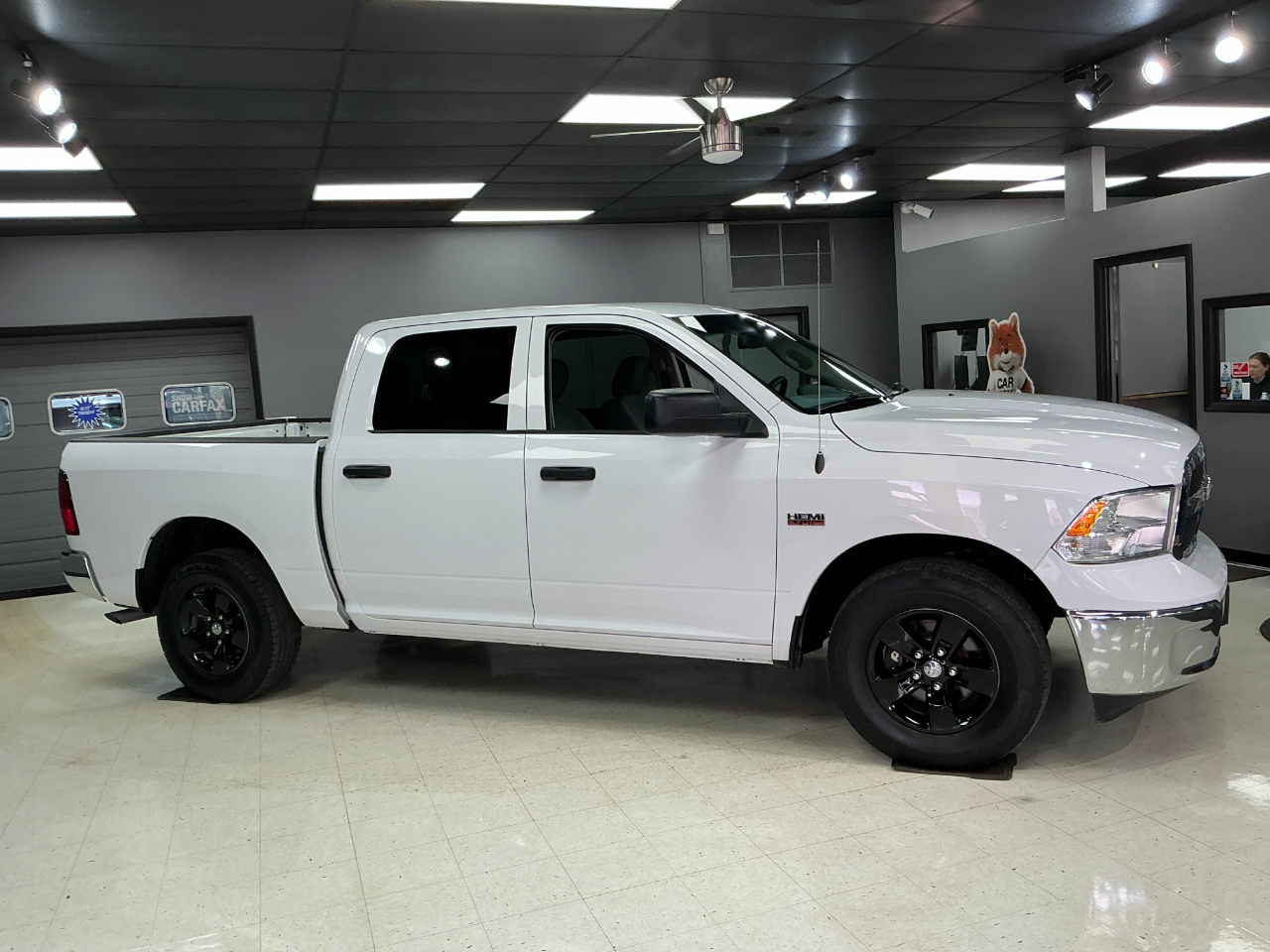 RAM 1500 Classic Tradesman 4x2 Crew Cab 5'7" Box 2020