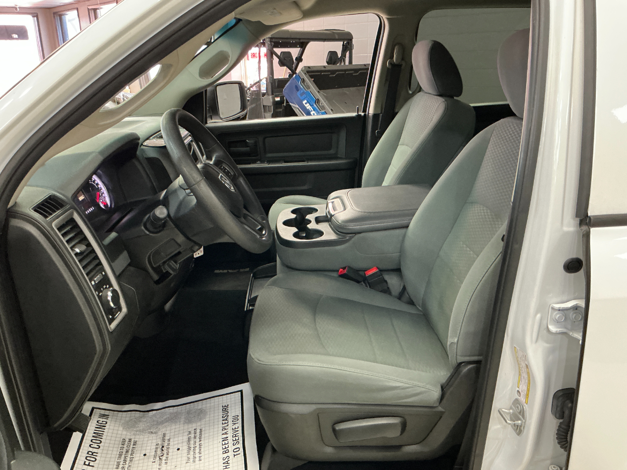 RAM 1500 Classic Tradesman 4x2 Crew Cab 5'7" Box 2020