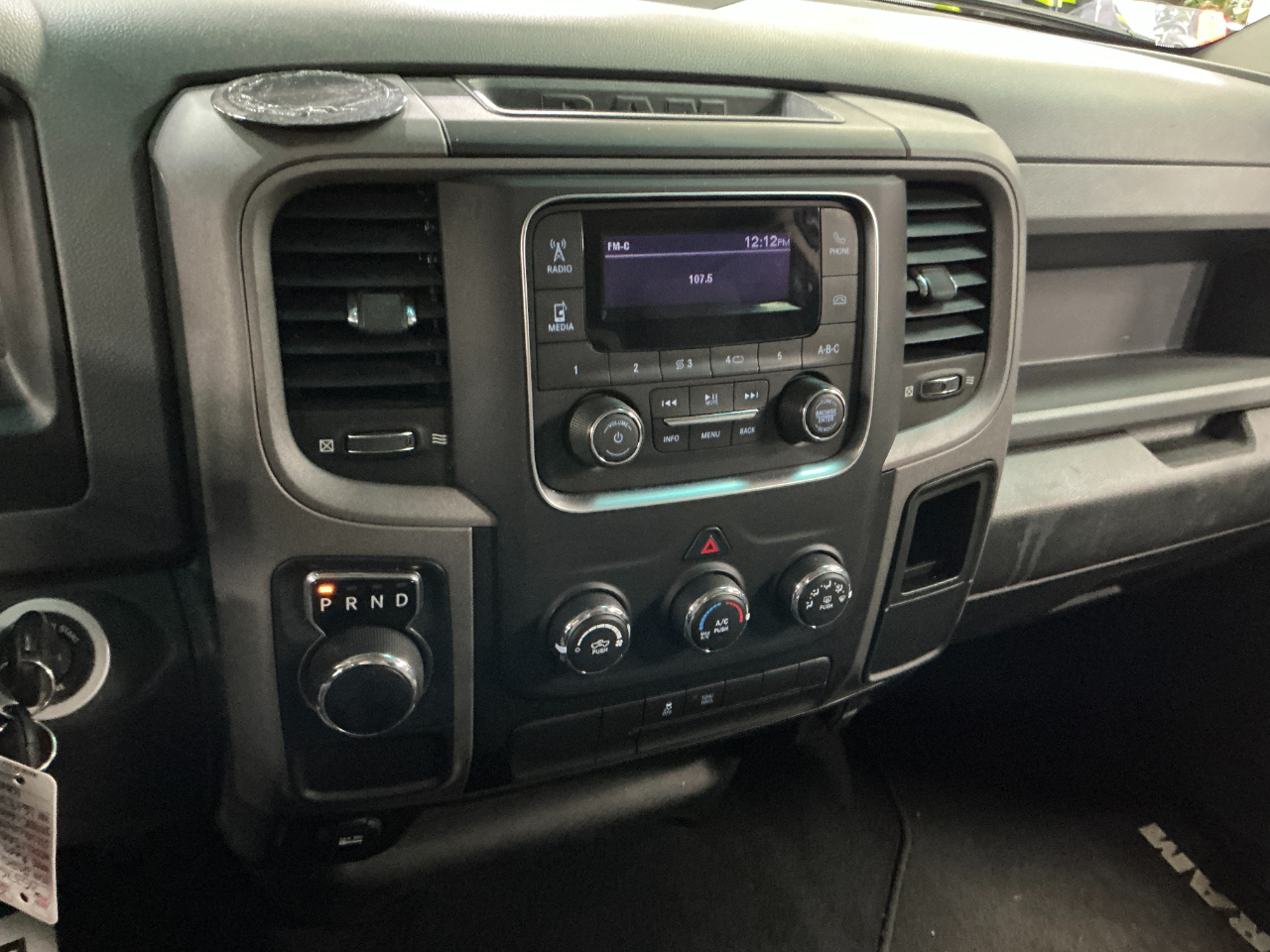 RAM 1500 Classic Tradesman 4x2 Crew Cab 5'7" Box 2020