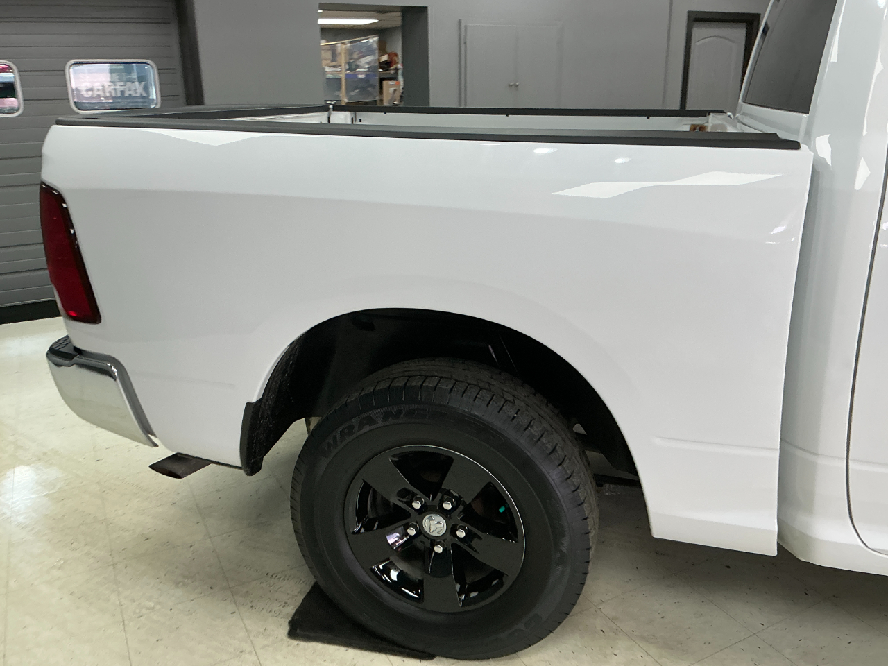 RAM 1500 Classic Tradesman 4x2 Crew Cab 5'7" Box 2020