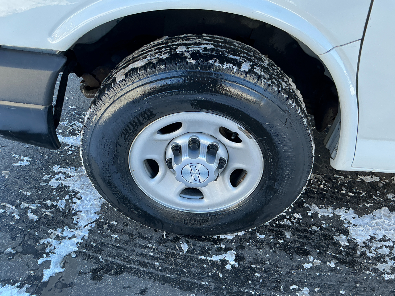 Chevrolet Express Cargo Van RWD 3500 135" 2016