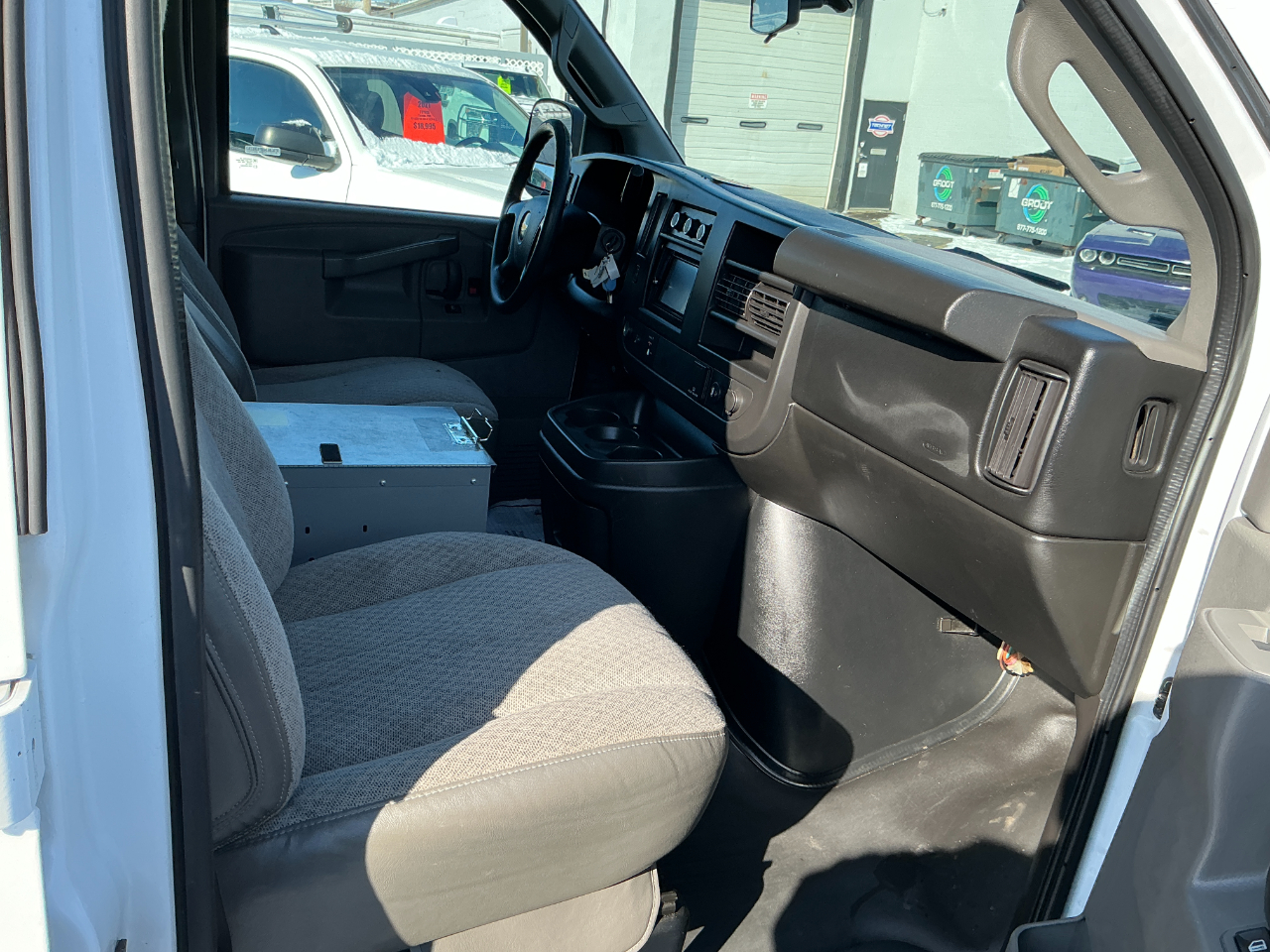 Chevrolet Express Cargo Van RWD 3500 135" 2016