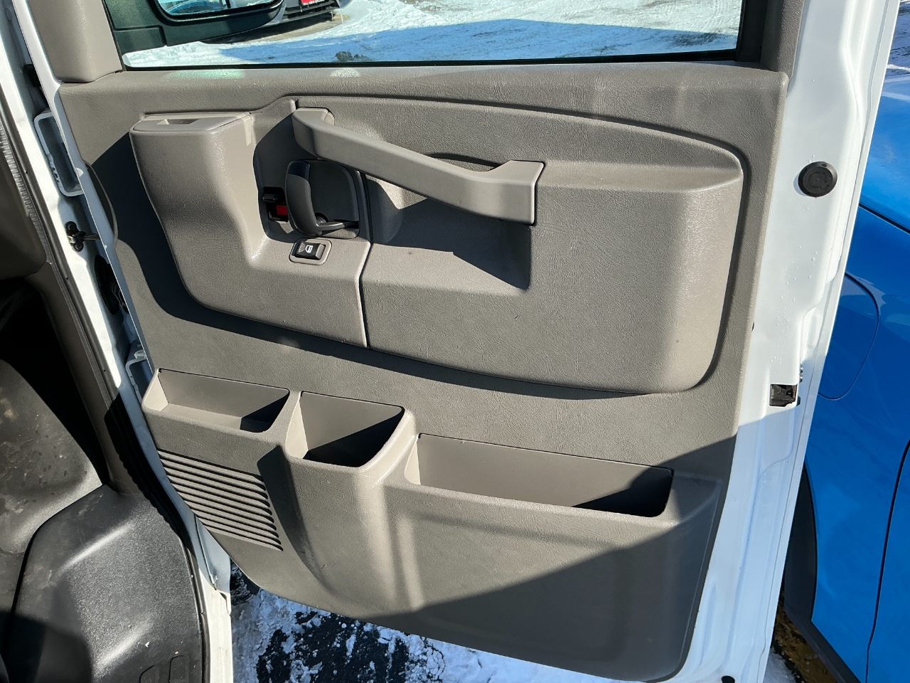 Chevrolet Express Cargo Van RWD 3500 135" 2016