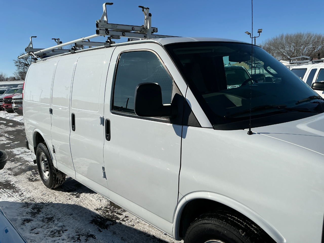 Chevrolet Express Cargo Van RWD 3500 135" 2016
