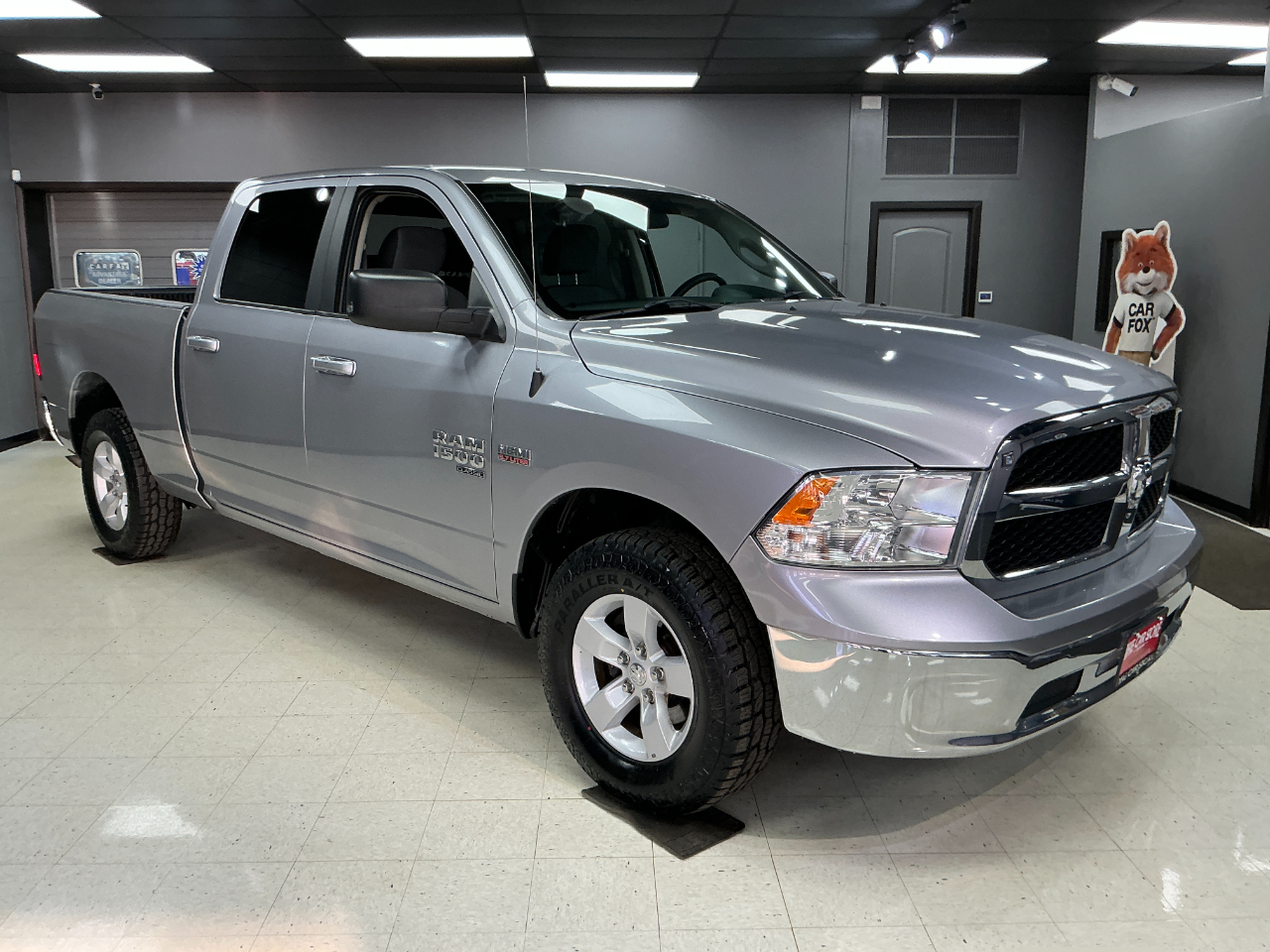 RAM 1500 Classic SLT 4x4 Crew Cab 6'4" Box 2021