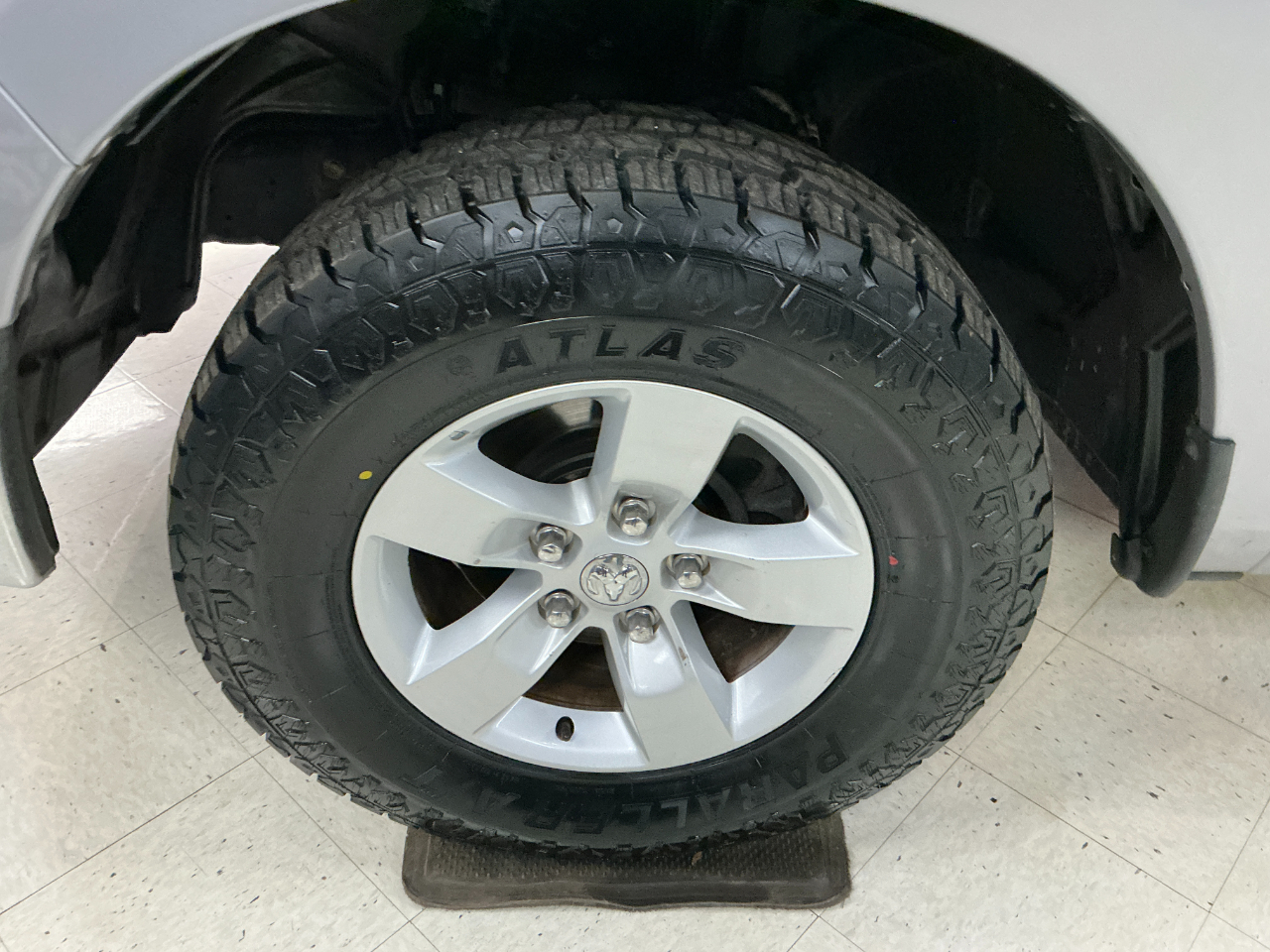 RAM 1500 Classic SLT 4x4 Crew Cab 6'4" Box 2021