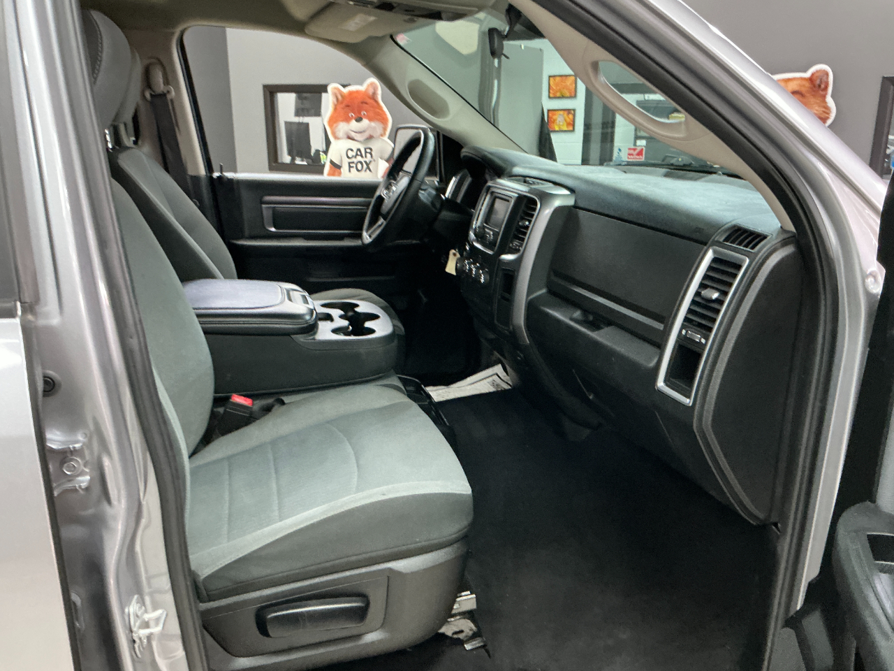 RAM 1500 Classic SLT 4x4 Crew Cab 6'4" Box 2021