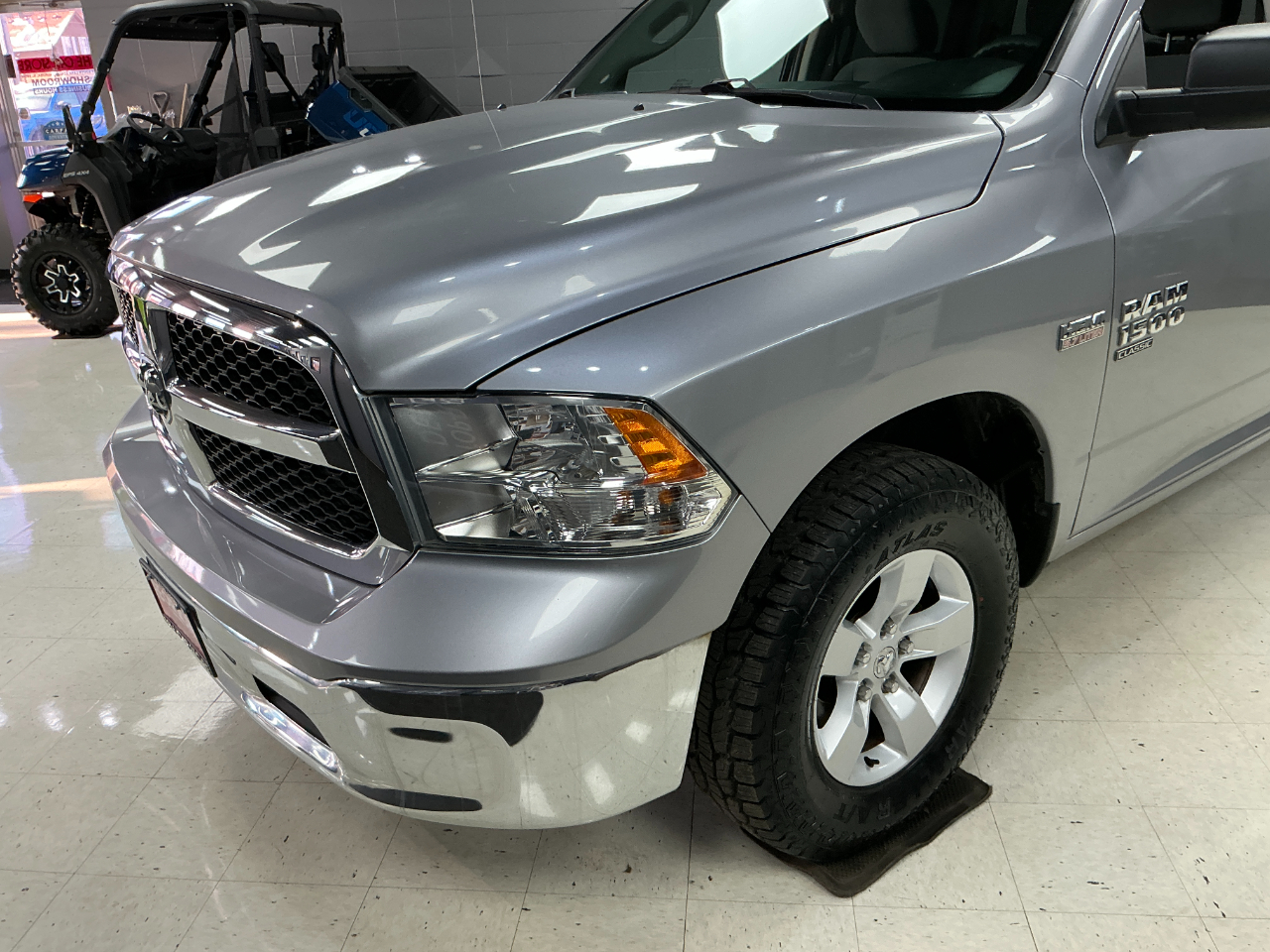 RAM 1500 Classic SLT 4x4 Crew Cab 6'4" Box 2021