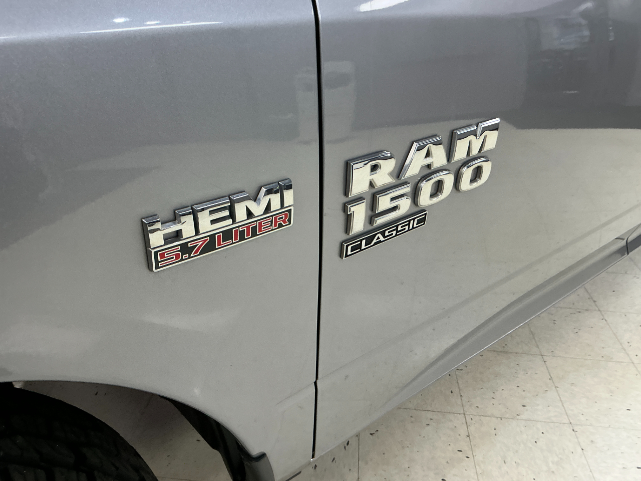 RAM 1500 Classic SLT 4x4 Crew Cab 6'4" Box 2021