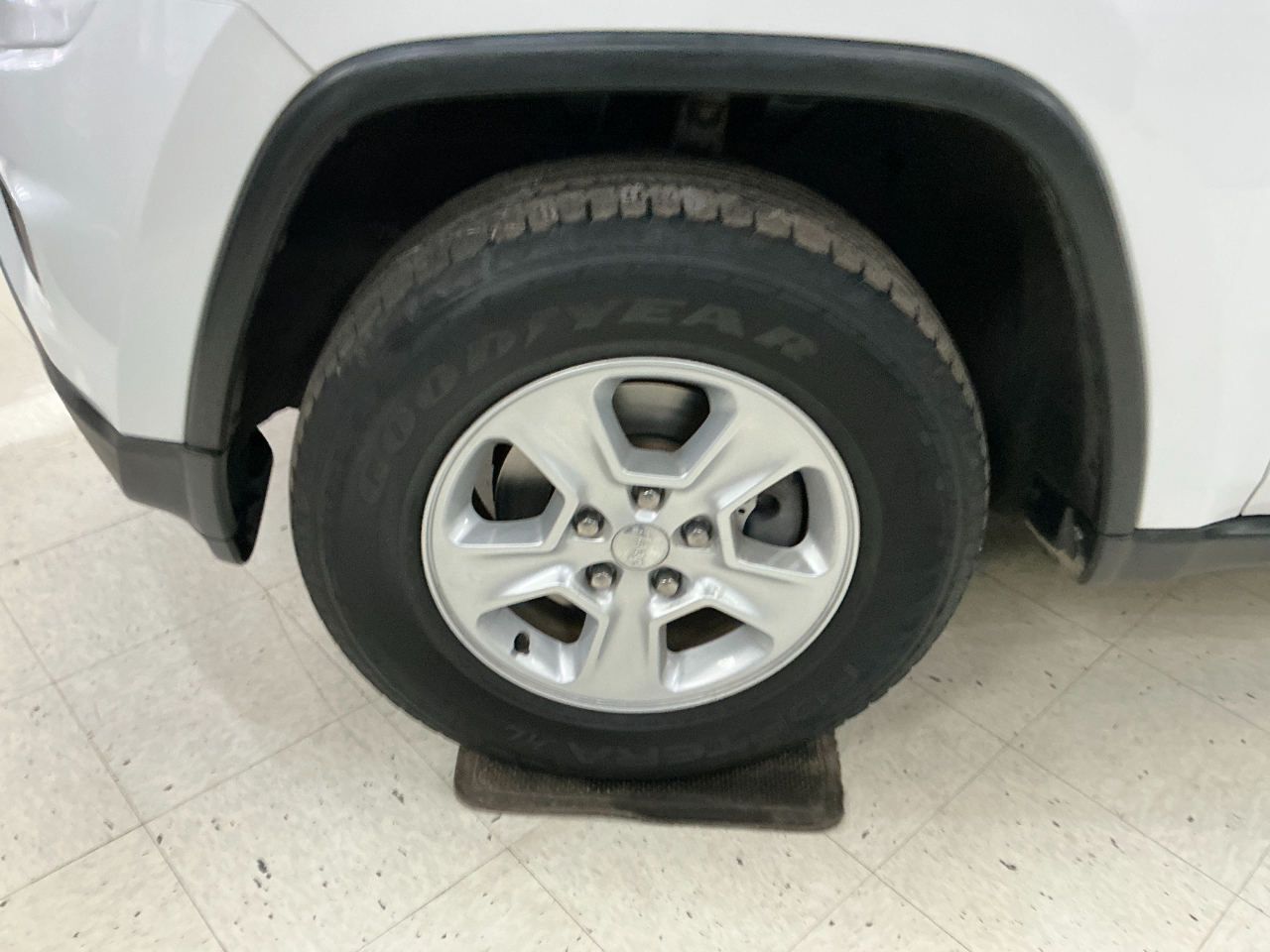 Jeep Grand Cherokee 4WD 4dr Laredo 2016