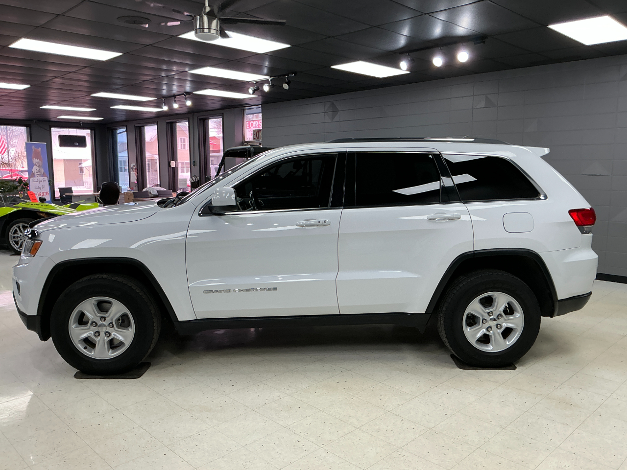 Jeep Grand Cherokee 4WD 4dr Laredo 2016