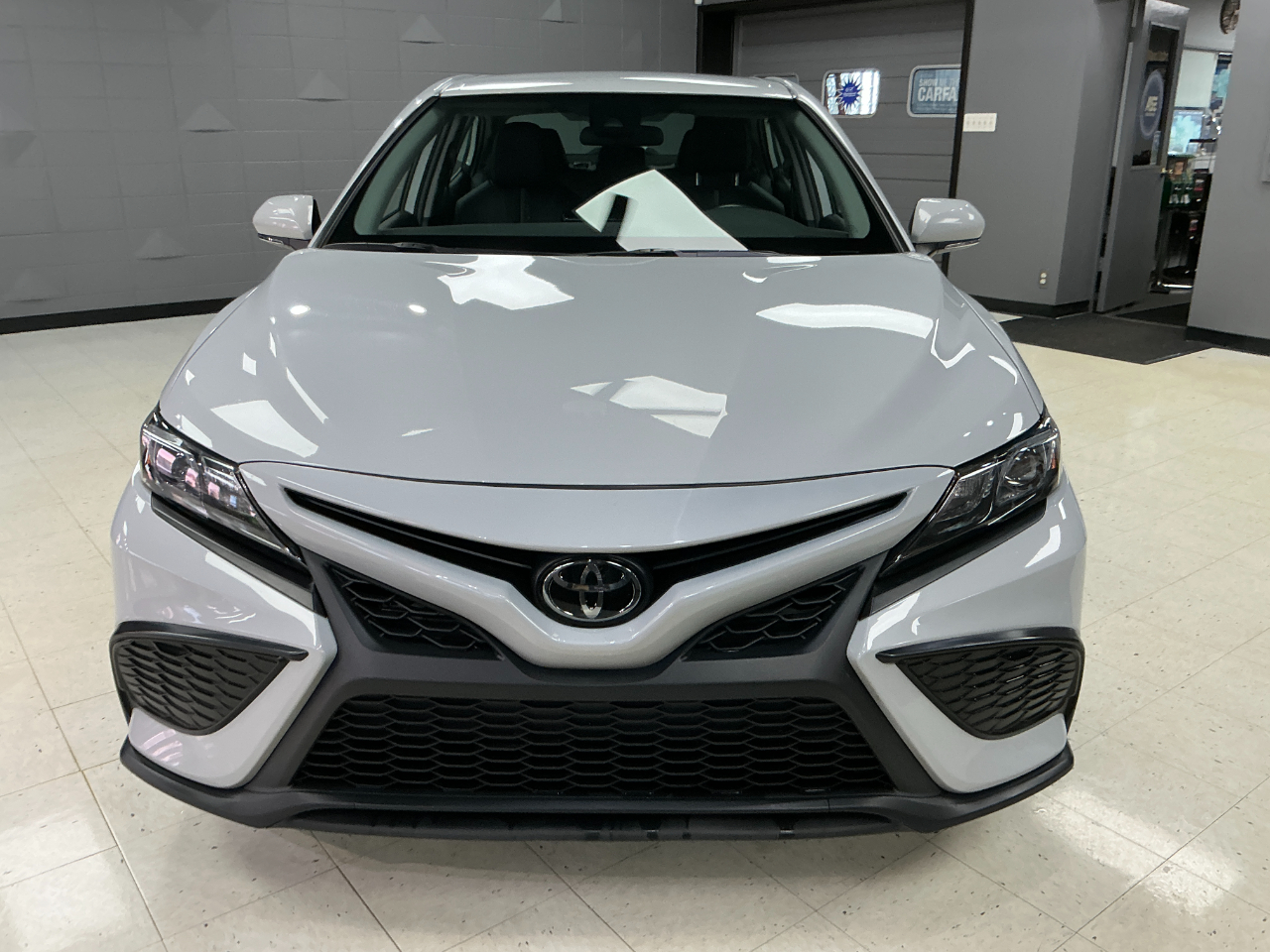 Toyota Camry SE Auto (Natl) 2024