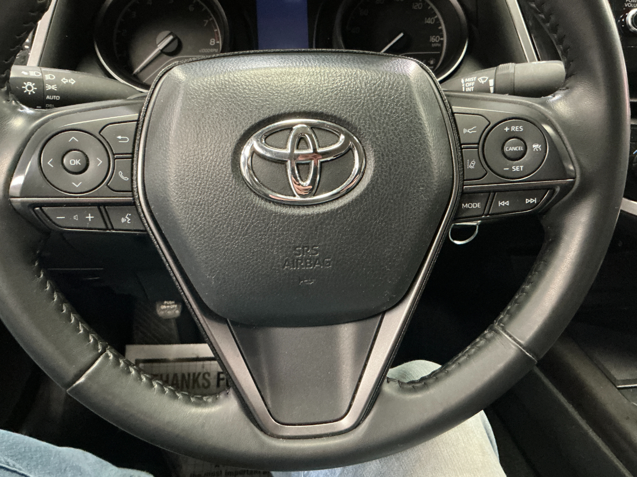 Toyota Camry SE Auto (Natl) 2024