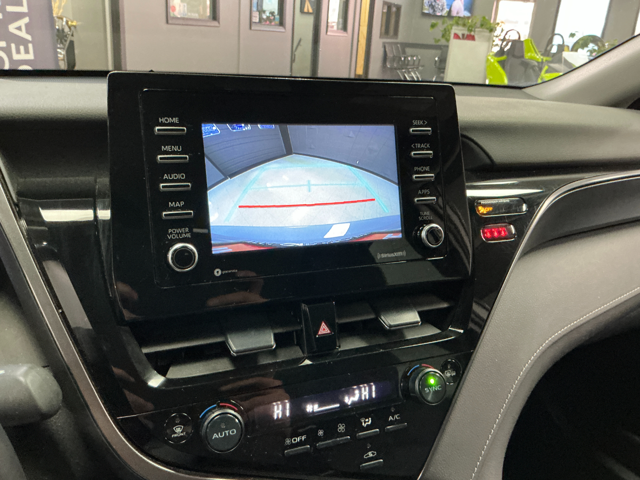 Toyota Camry SE Auto (Natl) 2024