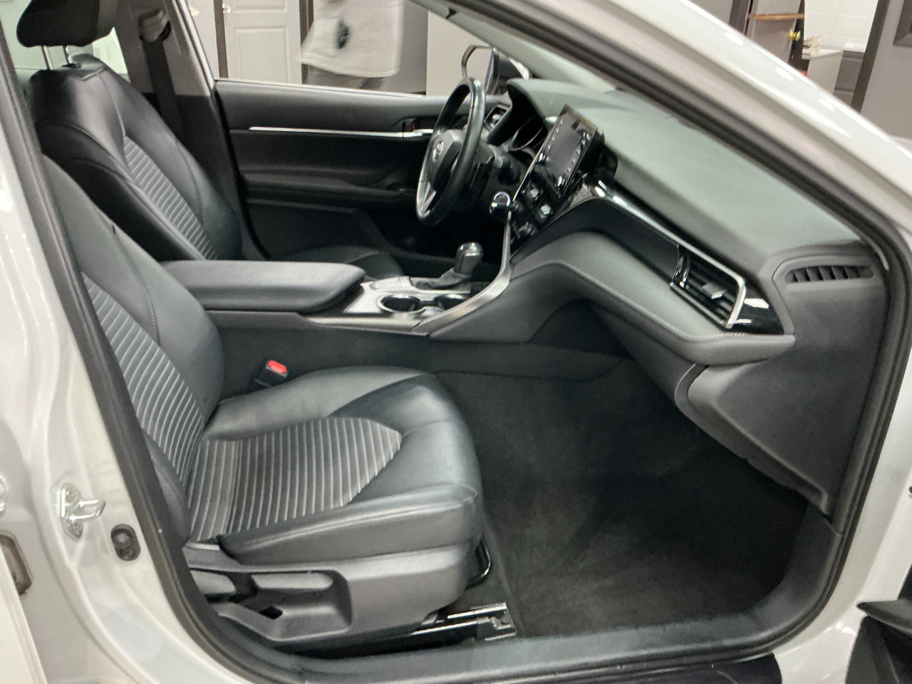 Toyota Camry SE Auto (Natl) 2024