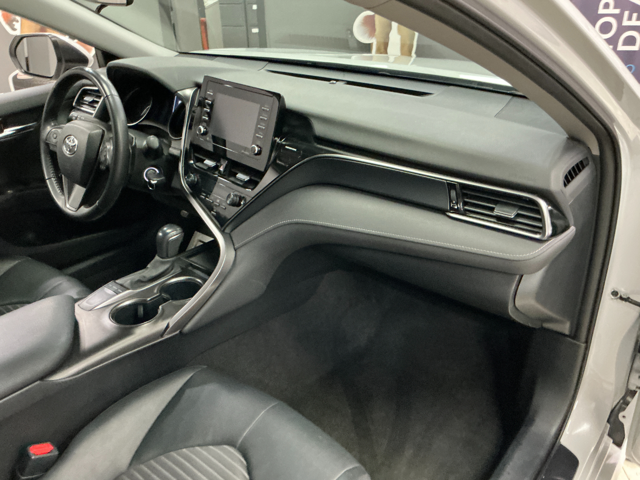 Toyota Camry SE Auto (Natl) 2024