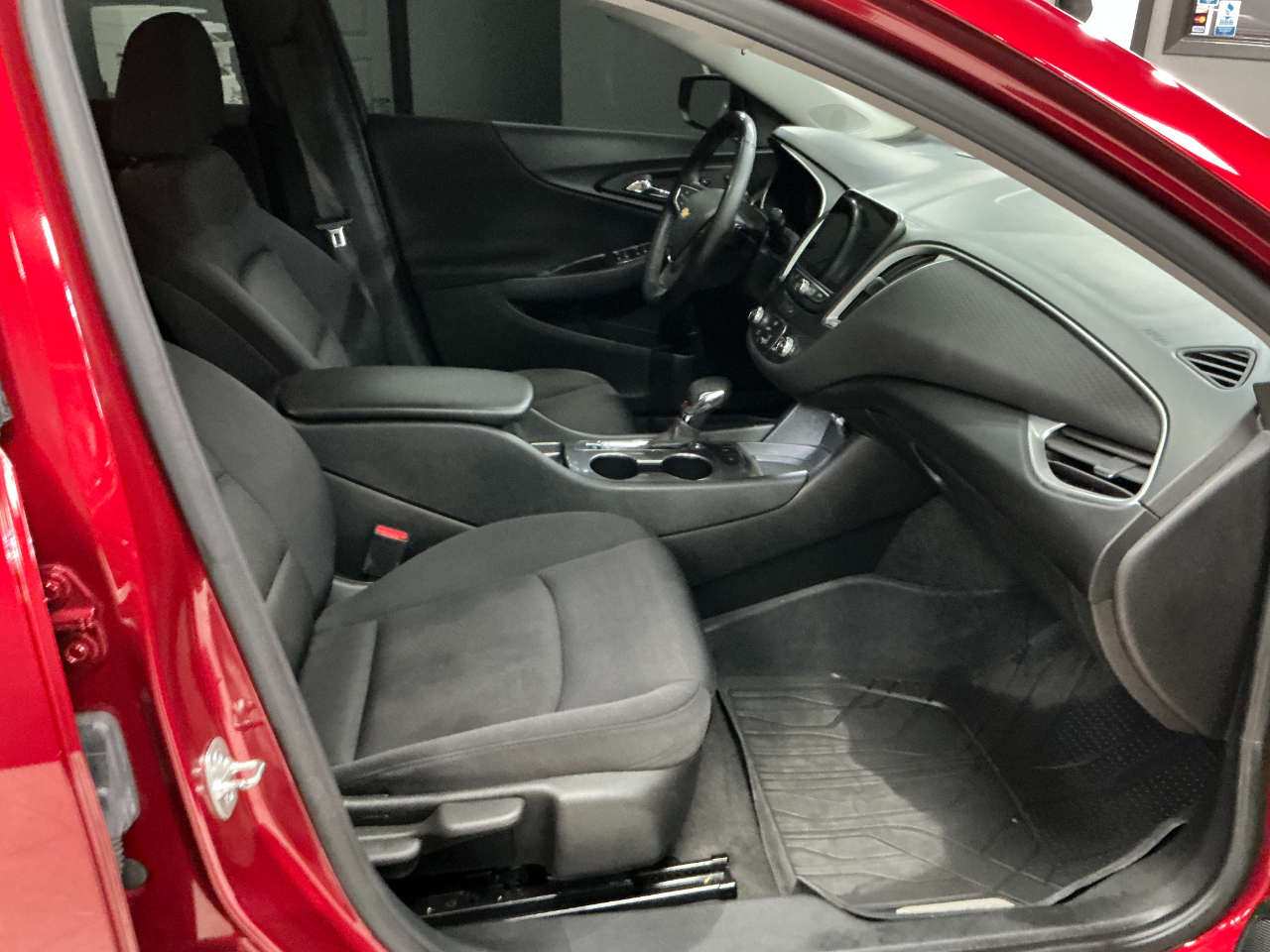 Chevrolet Malibu 4dr Sdn RS 2024