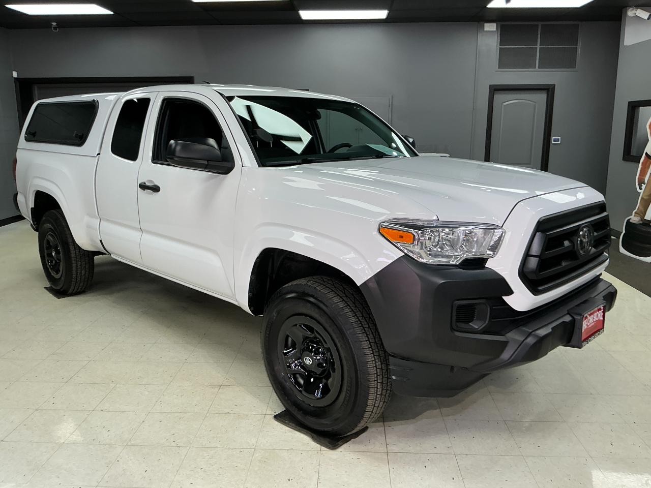 Toyota Tacoma 2WD SR Access Cab 6' Bed I4 AT (Natl) 2022