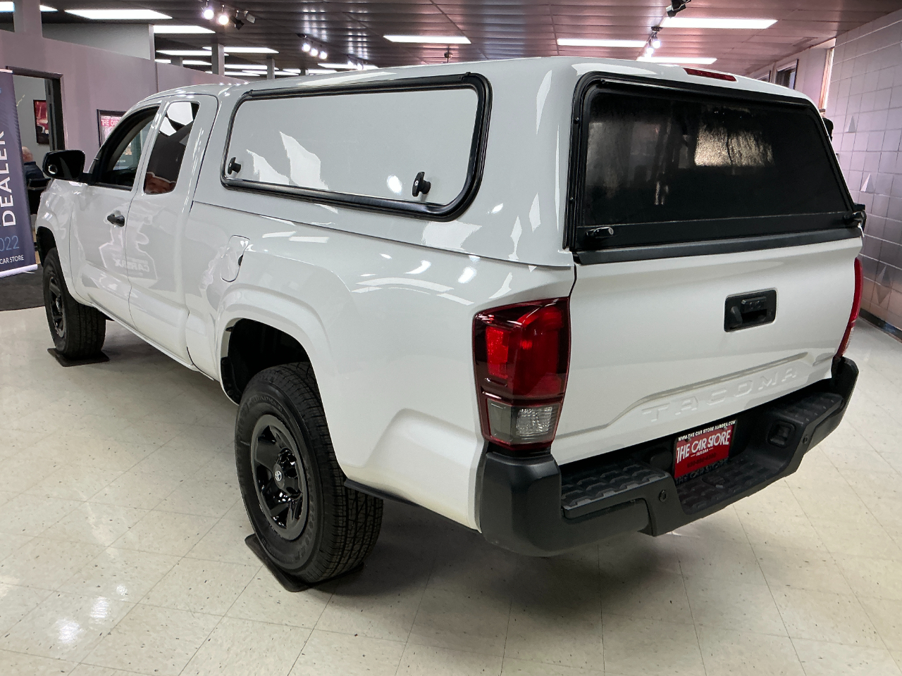 Toyota Tacoma 2WD SR Access Cab 6' Bed I4 AT (Natl) 2022