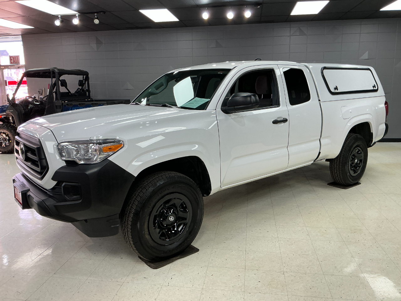 Toyota Tacoma 2WD SR Access Cab 6' Bed I4 AT (Natl) 2022