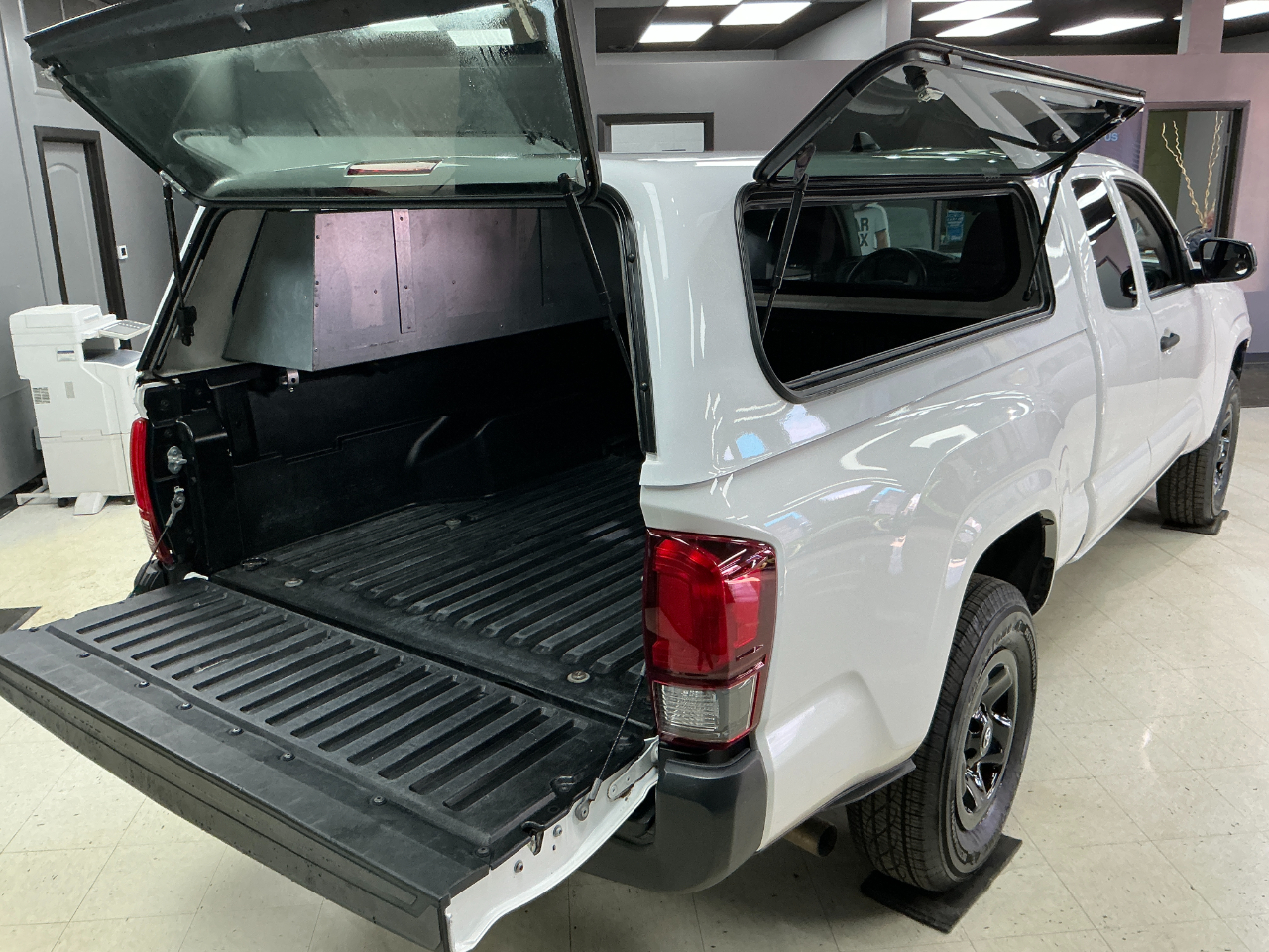 Toyota Tacoma 2WD SR Access Cab 6' Bed I4 AT (Natl) 2022