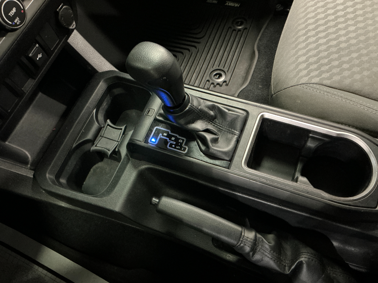 Toyota Tacoma 2WD SR Access Cab 6' Bed I4 AT (Natl) 2022